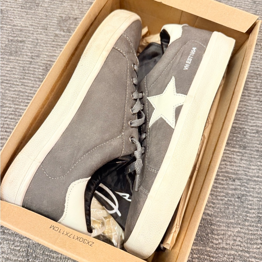 Vintage Havana sneakers - Picture 2 of 5